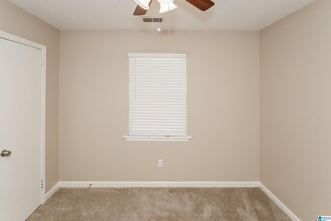 Building Photo - 525 Oak Crest Dr