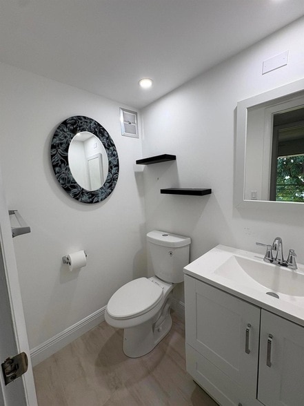 Building Photo - 244 Sheffield J