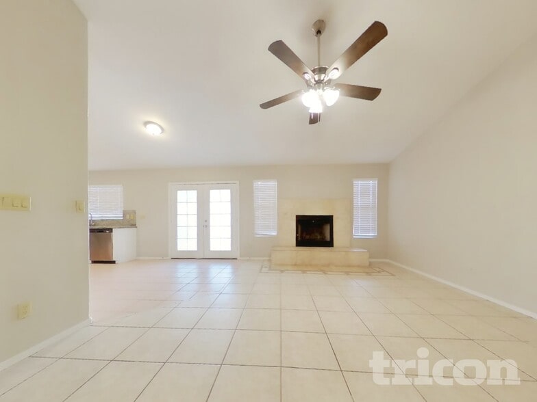 Building Photo - 11944 N 68th Ln