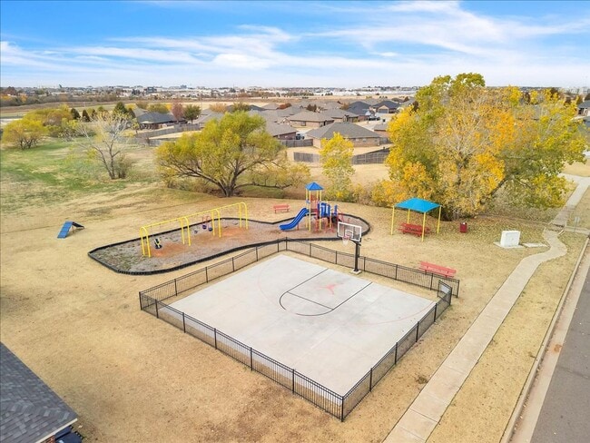 Building Photo - Lawn Care Included! 3 bed, 2 bath, 2 car