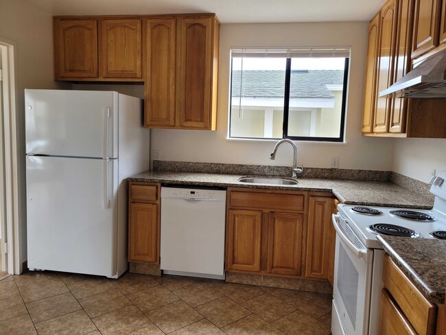 Building Photo - 54 Edgemont Dr