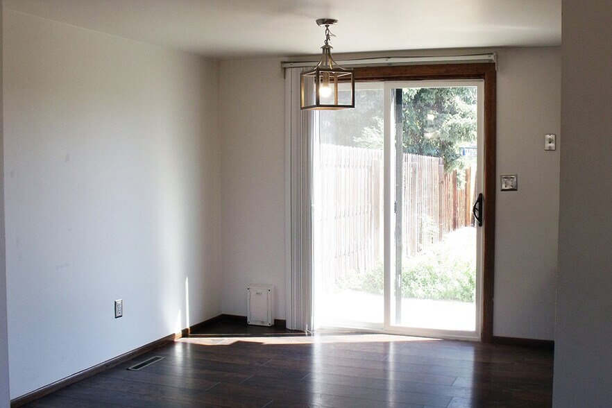 Dining Area - 4482 North Grant Avenue