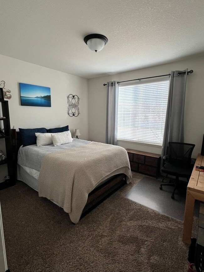 Building Photo - Great Home in Berthoud