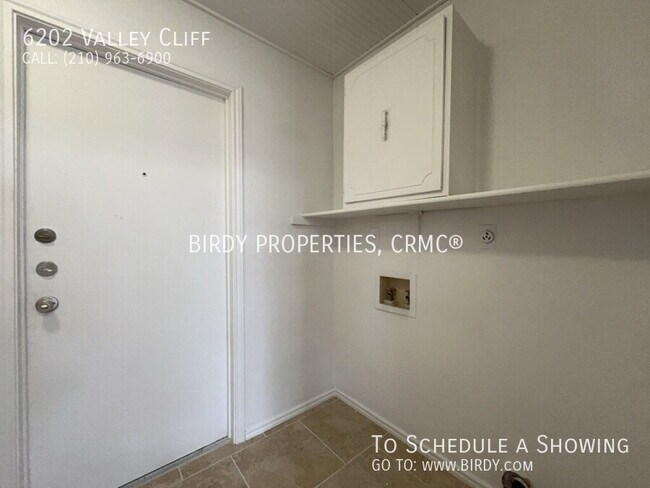 Building Photo - 6202 Valley Clf