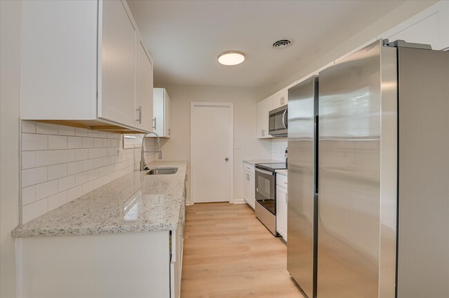 Building Photo - 143 Woodland Dr
