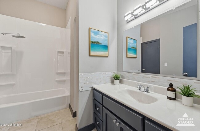 Building Photo - 1102 N April Cir