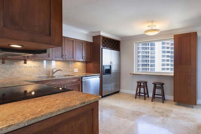 Building Photo - 1627 Brickell Ave