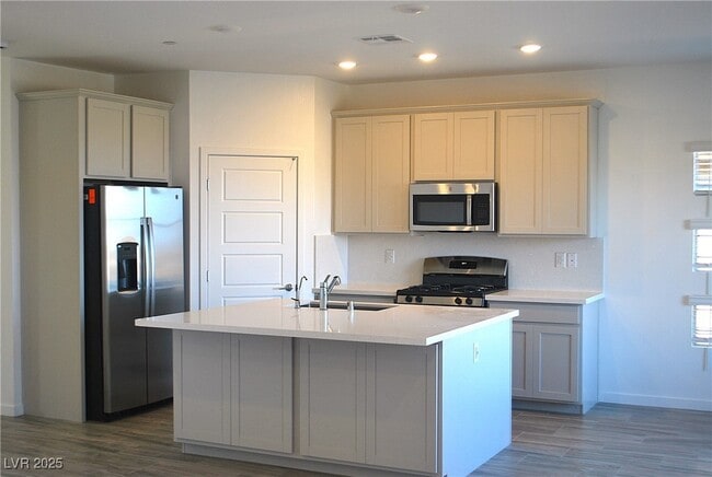 Building Photo - 896 Kings Clf Ln