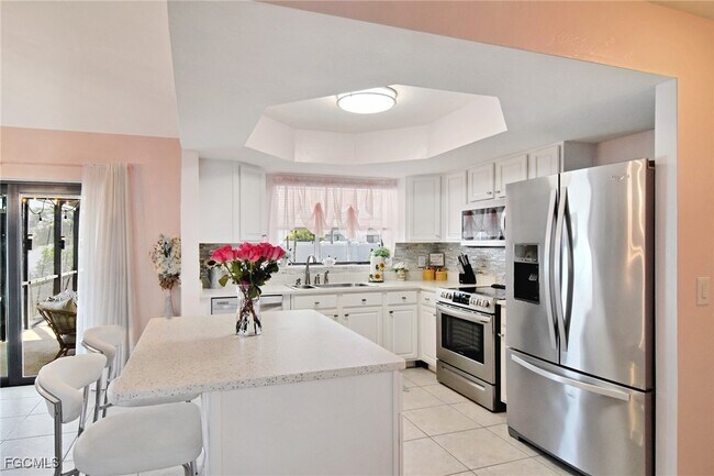 Building Photo - 4531 SW 14th Pl