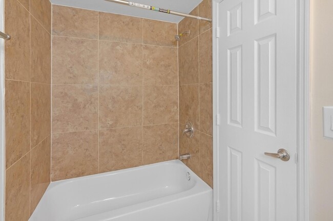 Building Photo - 560 NE 46th St