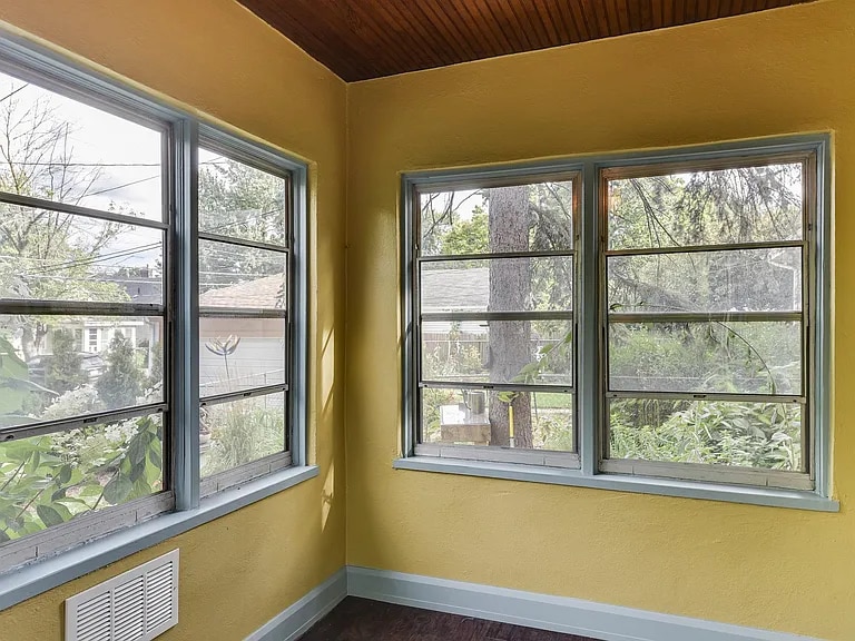 Building Photo - 2722 N Vincent Ave