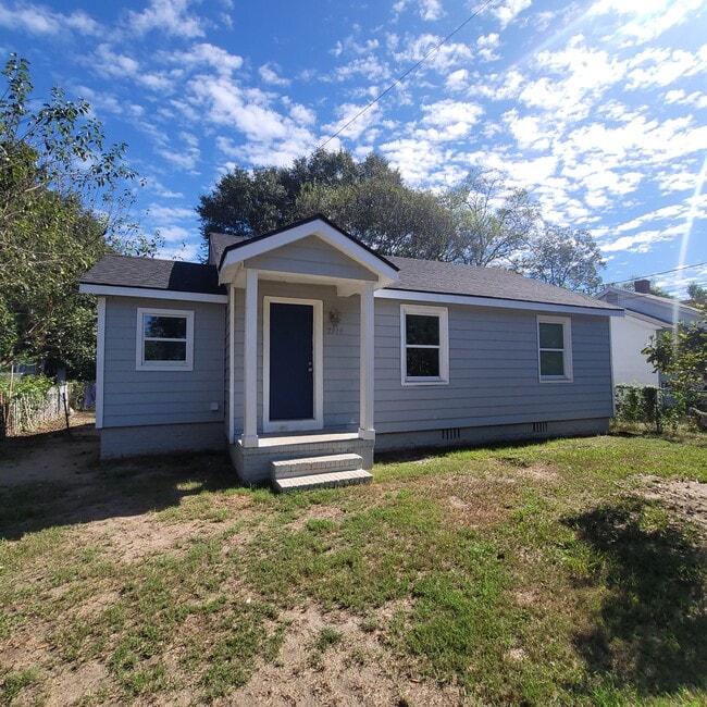 Building Photo - 2719 Lee St