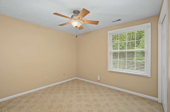 Building Photo - Spacious 4-Bed Oasis with Basement in Cary