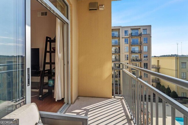 Building Photo - 711 Cosmopolitan Dr NE