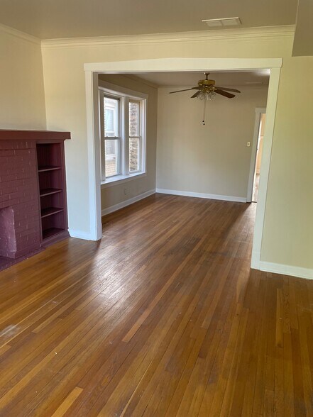 Building Photo - 4430 N Marmora Ave