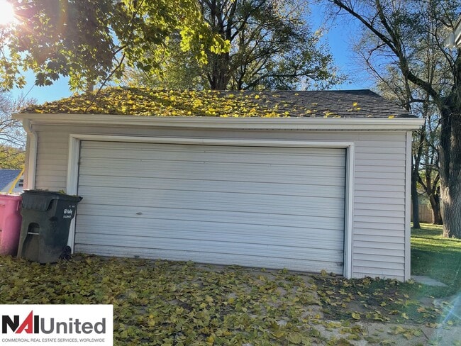 Building Photo - Two bedroom, One bathroom home for rent