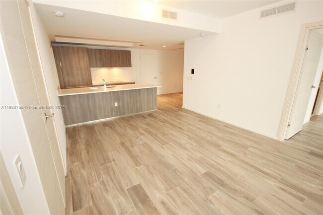 Building Photo - 801 S Miami Ave