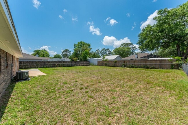 Building Photo - Central 4 bedroom in Niceville!