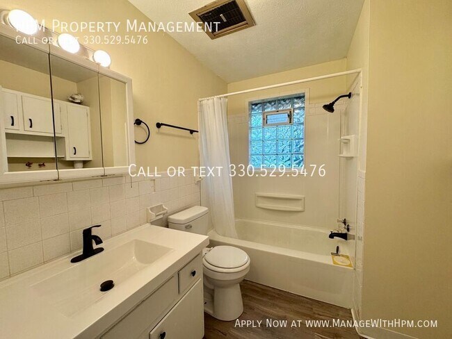 Building Photo - 3741 Woodford Ave NW