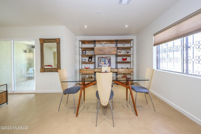 Building Photo - 2791 W Casas Cir