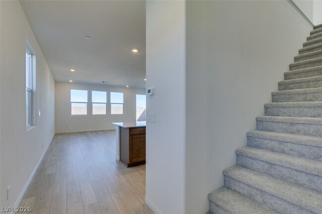 Building Photo - 650 Moonlit Lk Ln