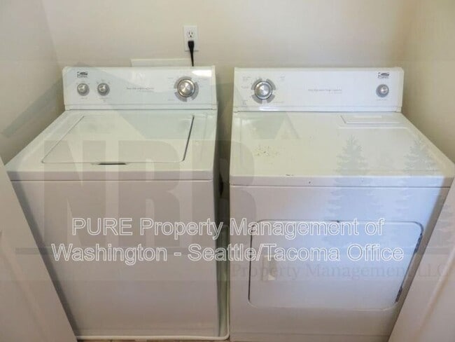 Building Photo - 4045 S Warner St