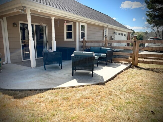 Building Photo - 110 Inland Cir