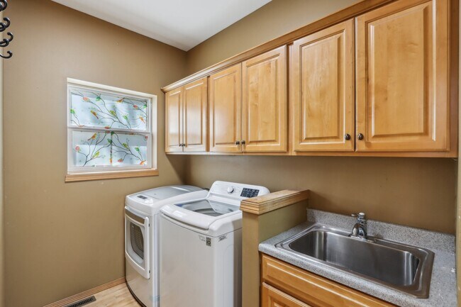 Building Photo - 7701 Twinflower Dr