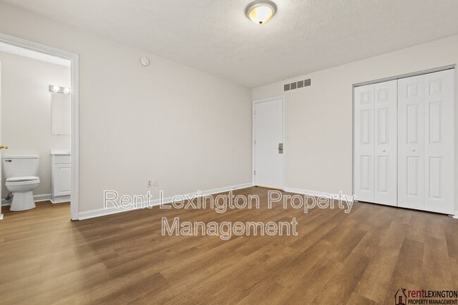 Building Photo - 208 Grayson Ct