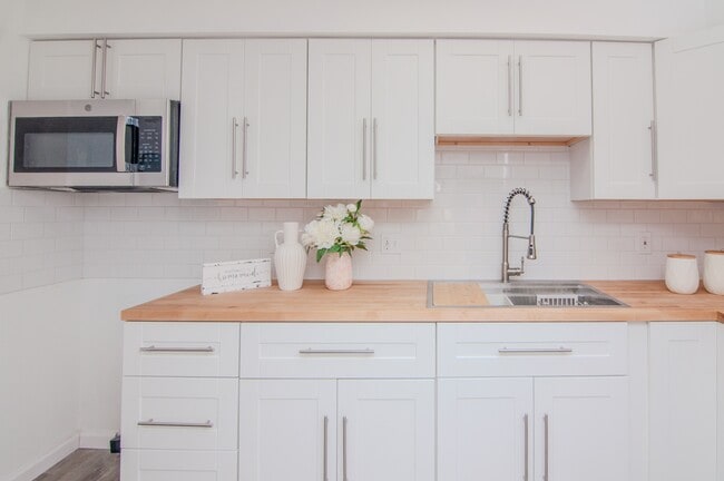 Building Photo - 4194 Packard St