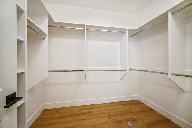 Building Photo - 3Bd/2Ba Single Story Home - Available Soon!