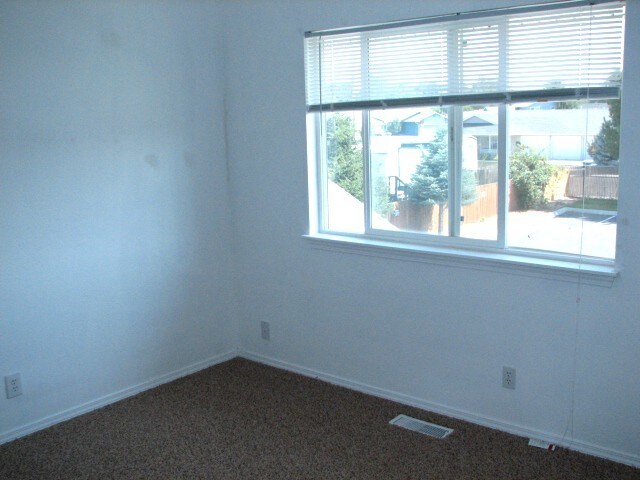 Building Photo - Britta's Bay Apartments