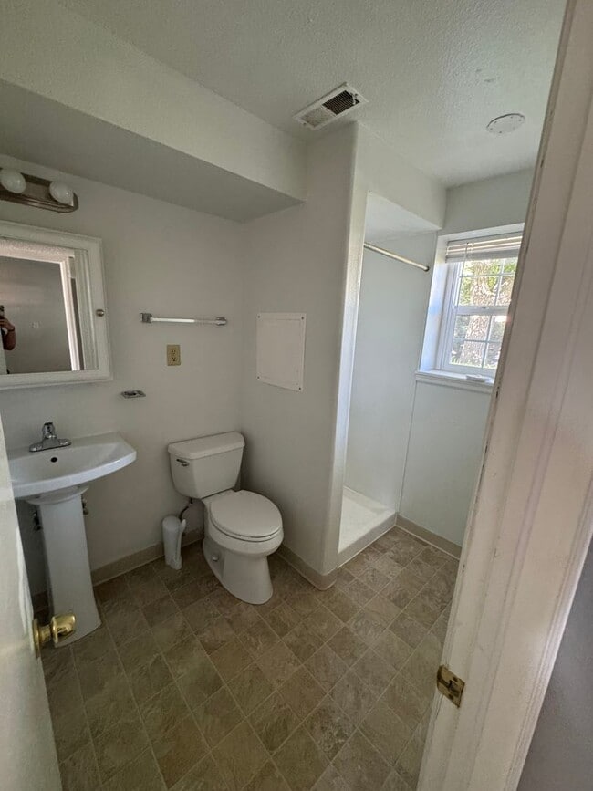 Building Photo - single family home