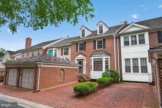 Building Photo - 8016 Quarry Ridge Way