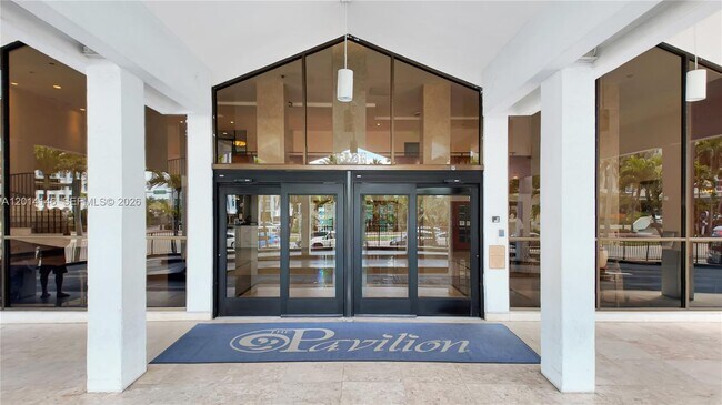 Building Photo - 5601 Collins Ave