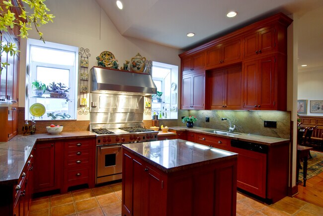 Building Photo - 622 W Briar Pl