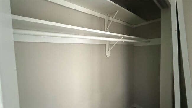 Building Photo - 1660 Richmond Ave.