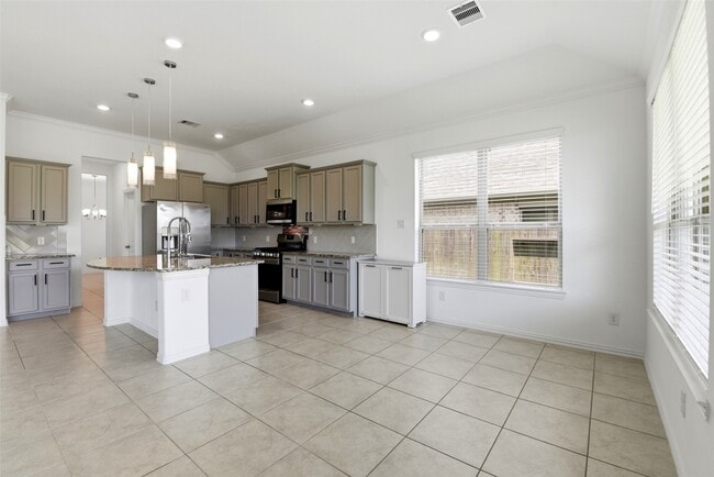 Building Photo - 1618 Rosedale Dr