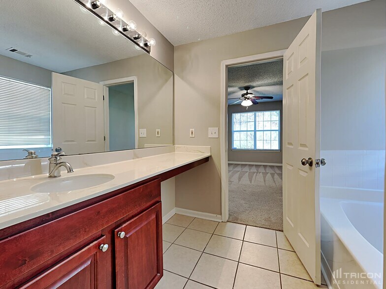 Building Photo - 4265 Reserve Hill Crossing