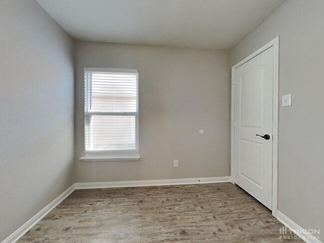 Building Photo - 1525 Treeta Trail