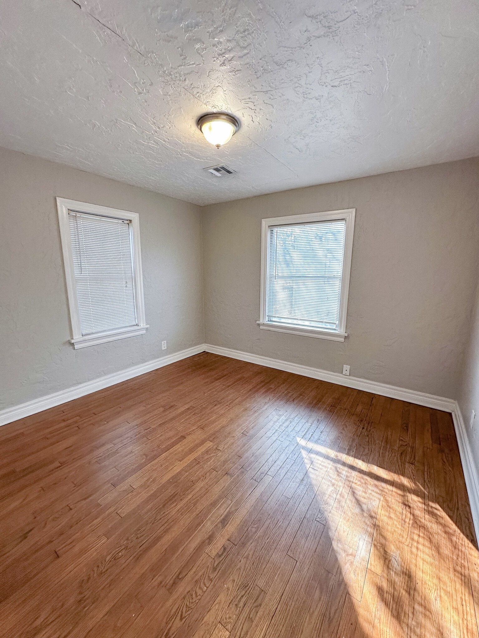 Building Photo - 835 NW 17th St