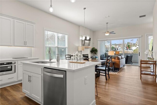 Building Photo - 637 Stickley Oak Way