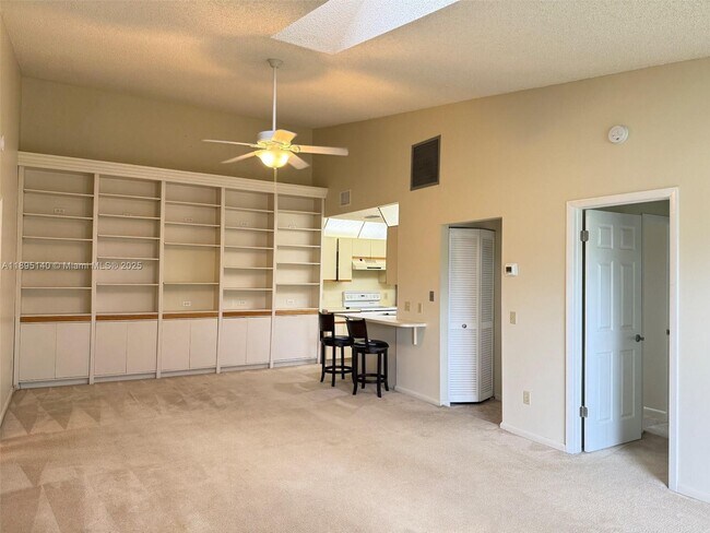 Building Photo - 8228 SE Croft Cir