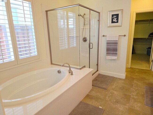 Building Photo - 2488 Remy Cantos Dr