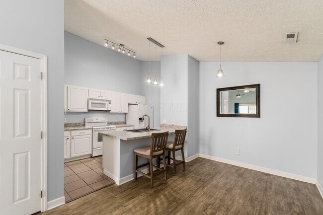 Building Photo - 5179 Mantua Dr