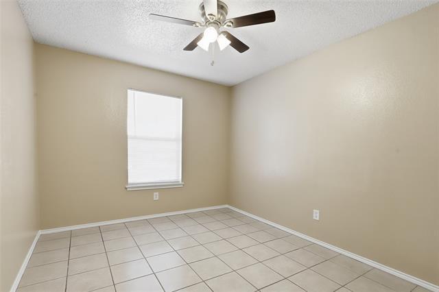 Building Photo - 3416 Colonial Dr