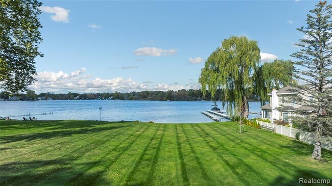 Building Photo - 9510 Beechcrest St