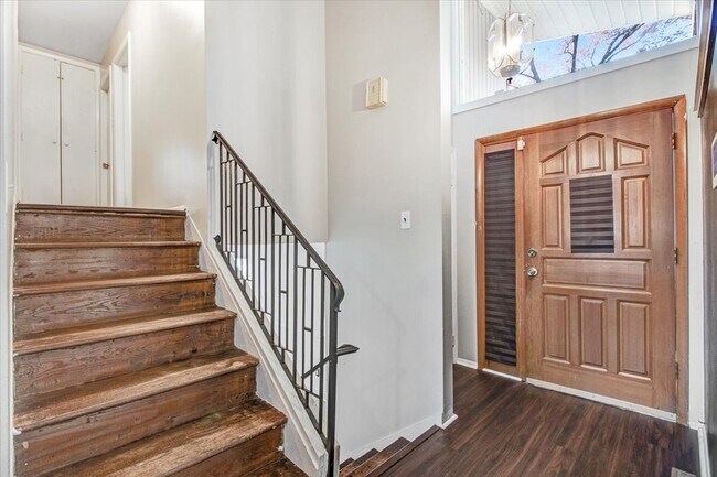Building Photo - 514 Forest Hill Dr