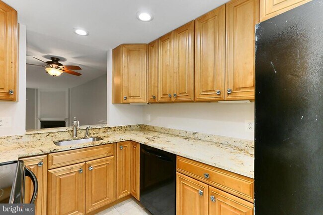 Building Photo - 11931 Redtree Way