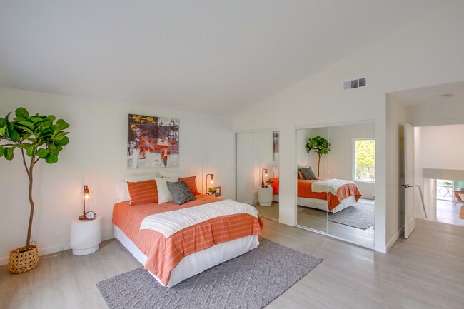 Building Photo - 1059 Arbor Ln